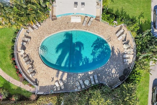 5 Bluebill AVE 506, Naples, FL 34108