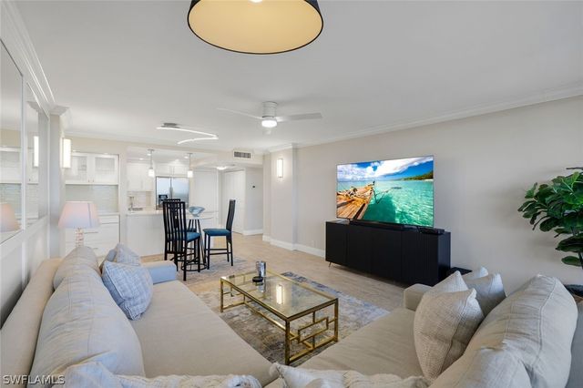 5 Bluebill AVE 506, Naples, FL 34108