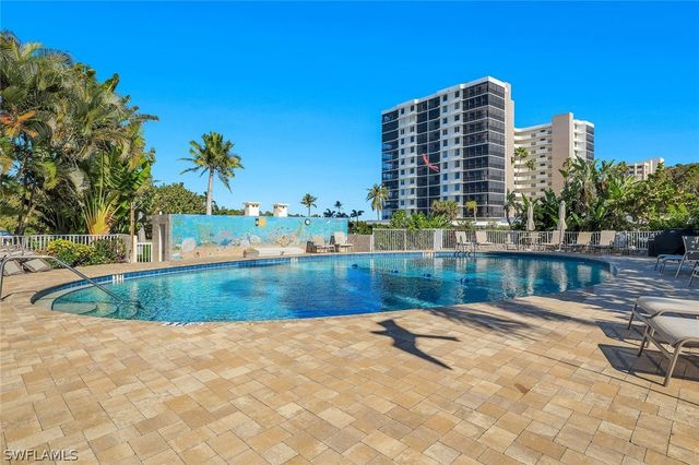 5 Bluebill AVE 506, Naples, FL 34108