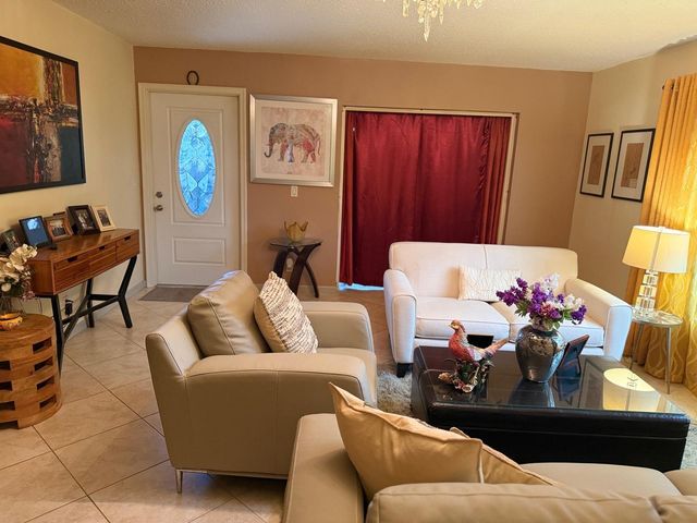 855 North Dr A, Delray Beach, FL 33445