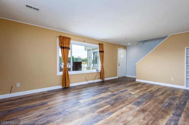 8081 Granada Avenue, Brighton Township, MI 48114