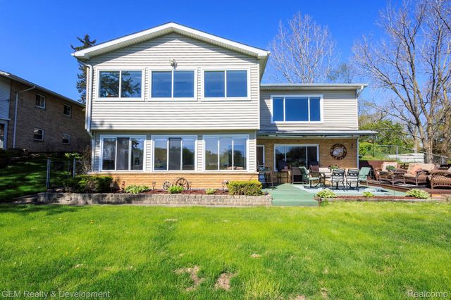 8081 Granada Avenue, Brighton Township, MI 48114