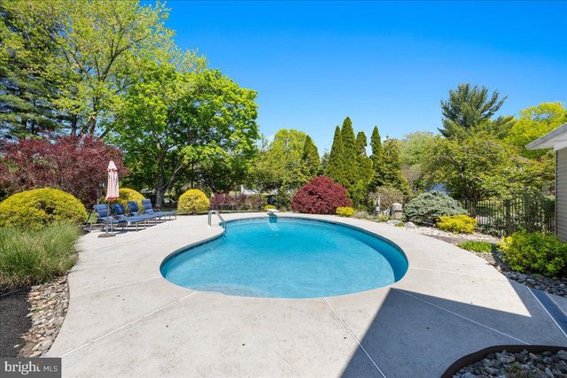 45 E CARTWRIGHT DR, Princeton Junction, NJ 08550
