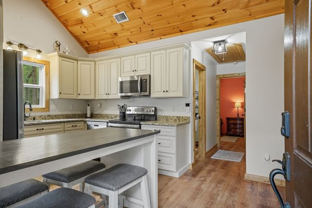 415 Woods Road, Talking Rock, GA 30175