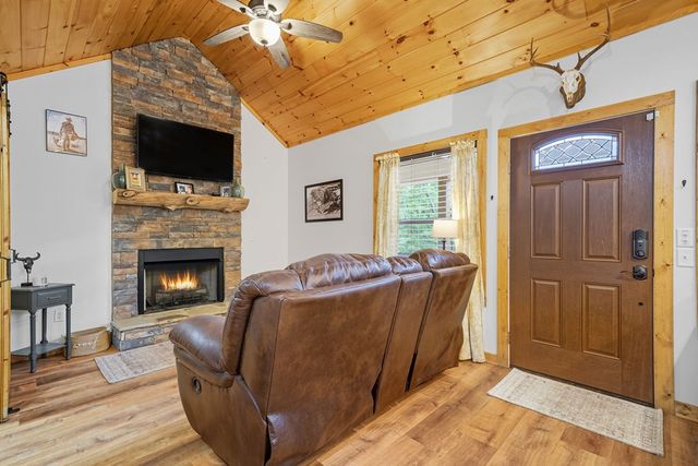 415 Woods Road, Talking Rock, GA 30175