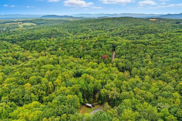 415 Woods Road, Talking Rock, GA 30175