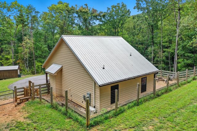 415 Woods Road, Talking Rock, GA 30175
