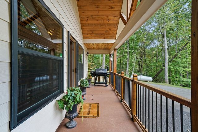 415 Woods Road, Talking Rock, GA 30175