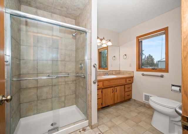 19421 N Yale Rd, Colbert, WA 99005