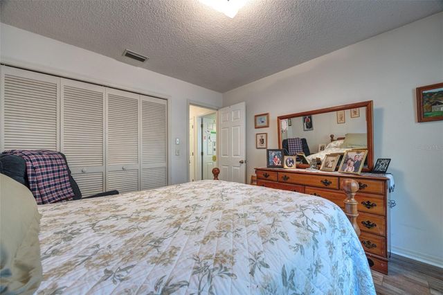 1055 W VILLAGE GREEN RD, Deland, FL 32720