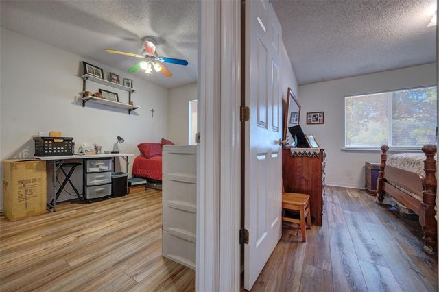 1055 W VILLAGE GREEN RD, Deland, FL 32720