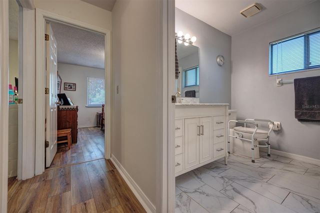 1055 W VILLAGE GREEN RD, Deland, FL 32720