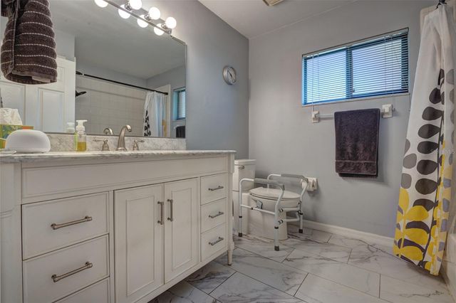 1055 W VILLAGE GREEN RD, Deland, FL 32720