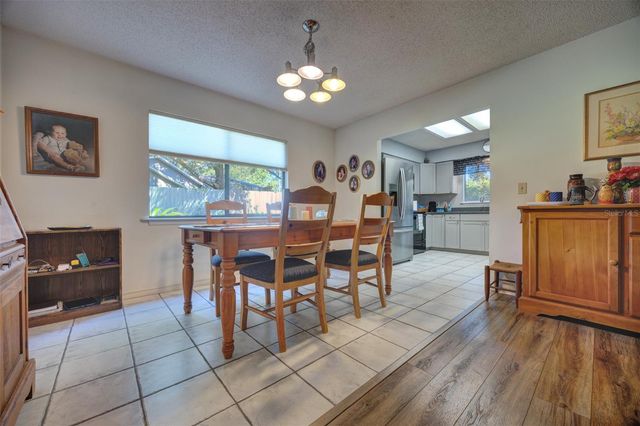 1055 W VILLAGE GREEN RD, Deland, FL 32720