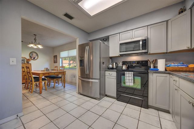1055 W VILLAGE GREEN RD, Deland, FL 32720
