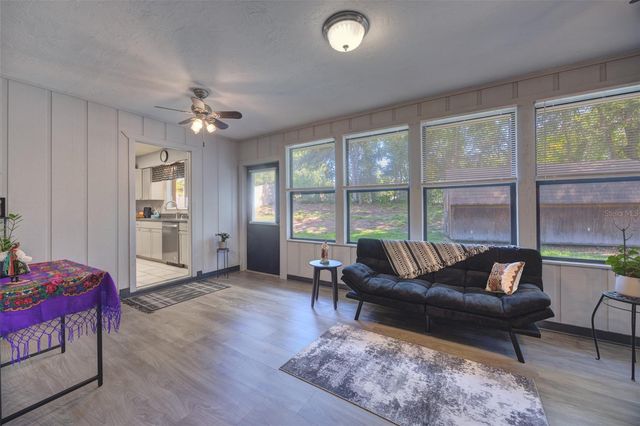 1055 W VILLAGE GREEN RD, Deland, FL 32720