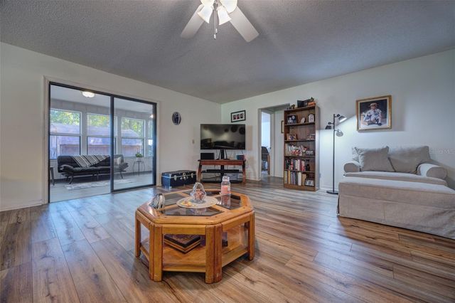 1055 W VILLAGE GREEN RD, Deland, FL 32720