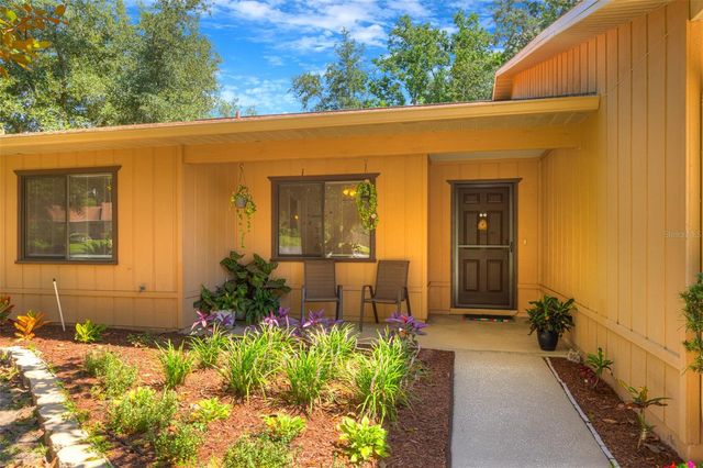 1055 W VILLAGE GREEN RD, Deland, FL 32720