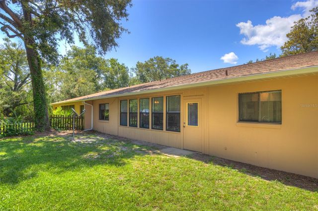 1055 W VILLAGE GREEN RD, Deland, FL 32720