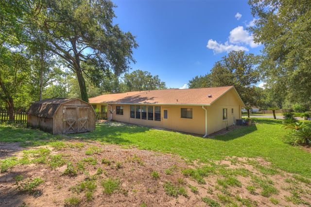 1055 W VILLAGE GREEN RD, Deland, FL 32720