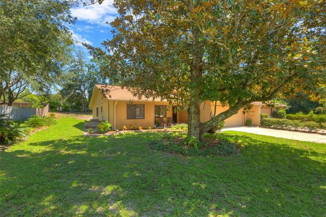 1055 W VILLAGE GREEN RD, Deland, FL 32720