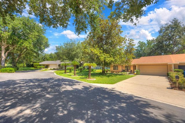 1055 W VILLAGE GREEN RD, Deland, FL 32720