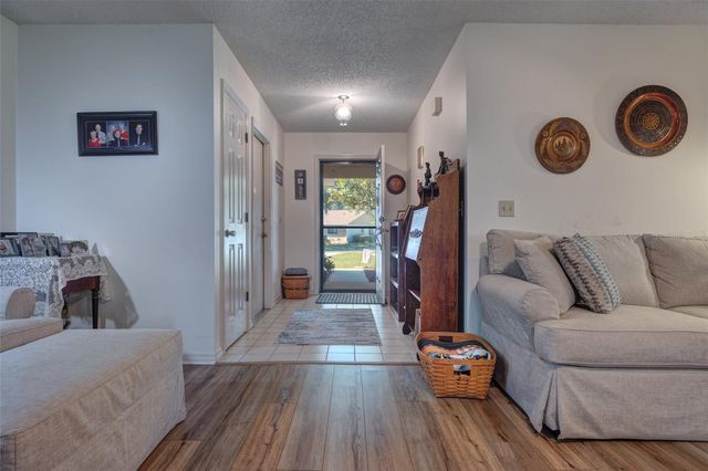 1055 W VILLAGE GREEN RD, Deland, FL 32720