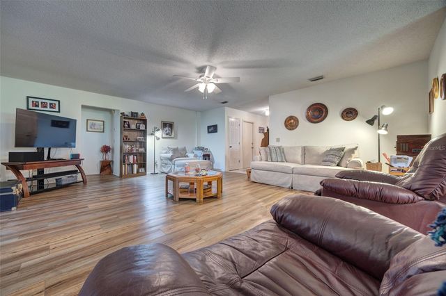 1055 W VILLAGE GREEN RD, Deland, FL 32720