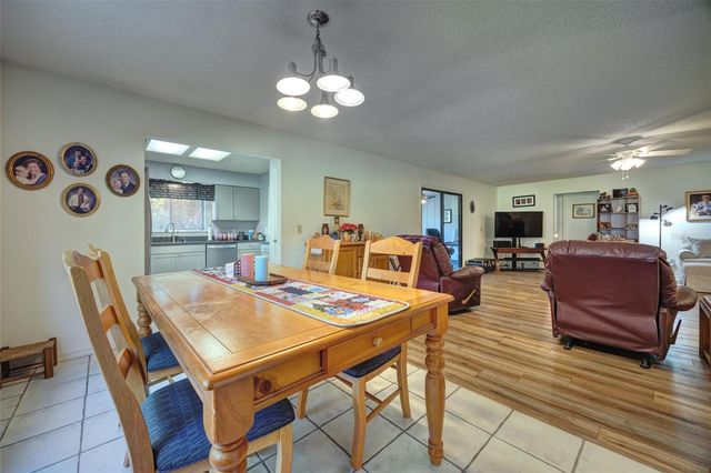 1055 W VILLAGE GREEN RD, Deland, FL 32720