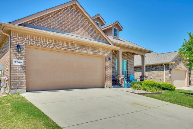 9209 Nickel Creek Drive, Fort Worth, TX 76131
