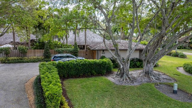 11669 Wimbledon Circle, Wellington, FL 33414
