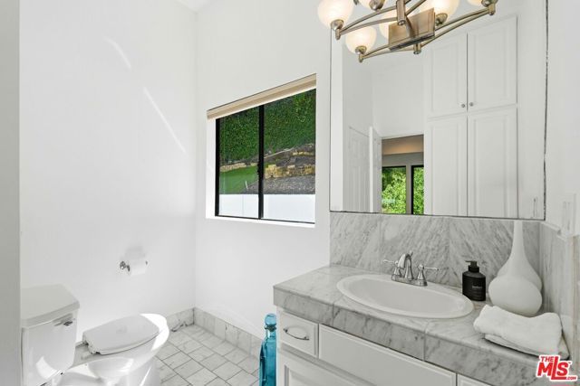 2350 Benedict Canyon Drive, Beverly Hills, CA 90210