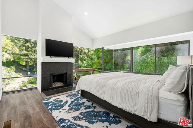 2350 Benedict Canyon Drive, Beverly Hills, CA 90210