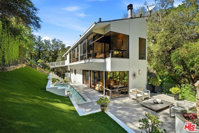 2350 Benedict Canyon Drive, Beverly Hills, CA 90210