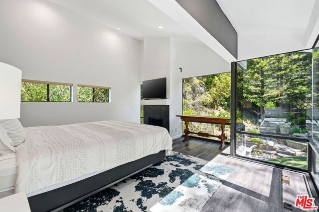 2350 Benedict Canyon Drive, Beverly Hills, CA 90210