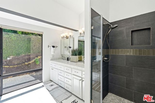 2350 Benedict Canyon Drive, Beverly Hills, CA 90210