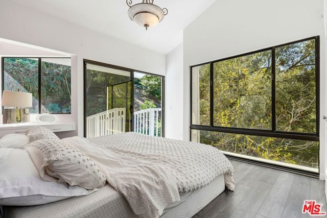 2350 Benedict Canyon Drive, Beverly Hills, CA 90210