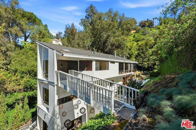 2350 Benedict Canyon Drive, Beverly Hills, CA 90210