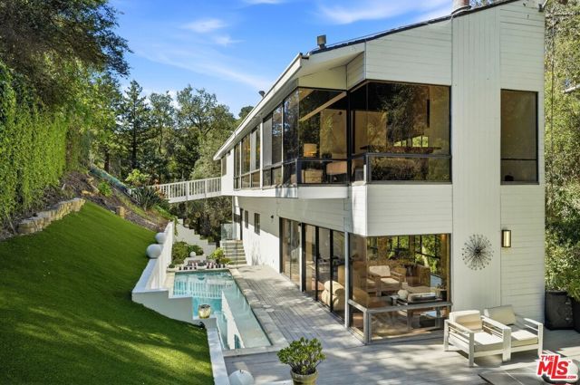 2350 Benedict Canyon Drive, Beverly Hills, CA 90210