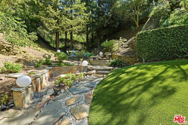 2350 Benedict Canyon Drive, Beverly Hills, CA 90210