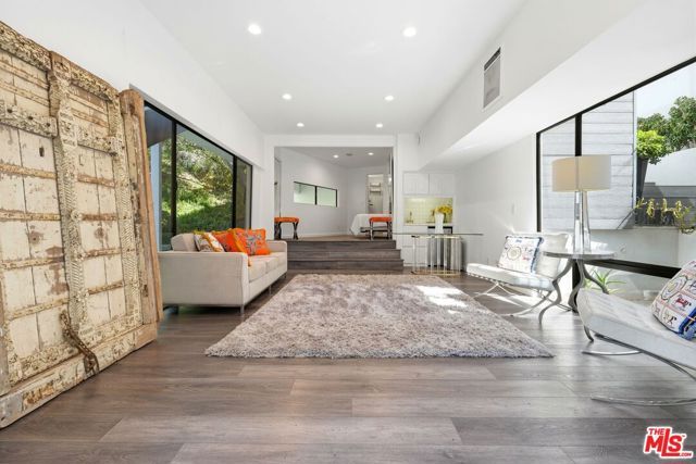 2350 Benedict Canyon Drive, Beverly Hills, CA 90210