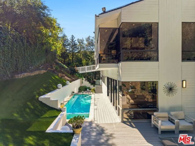 2350 Benedict Canyon Drive, Beverly Hills, CA 90210