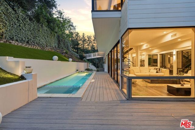 2350 Benedict Canyon Drive, Beverly Hills, CA 90210