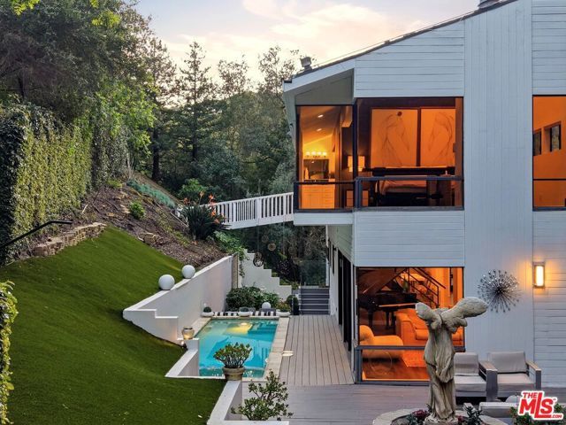 2350 Benedict Canyon Drive, Beverly Hills, CA 90210