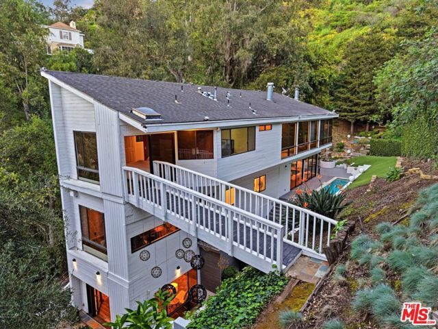 2350 Benedict Canyon Drive, Beverly Hills, CA 90210