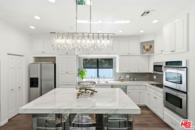 2350 Benedict Canyon Drive, Beverly Hills, CA 90210