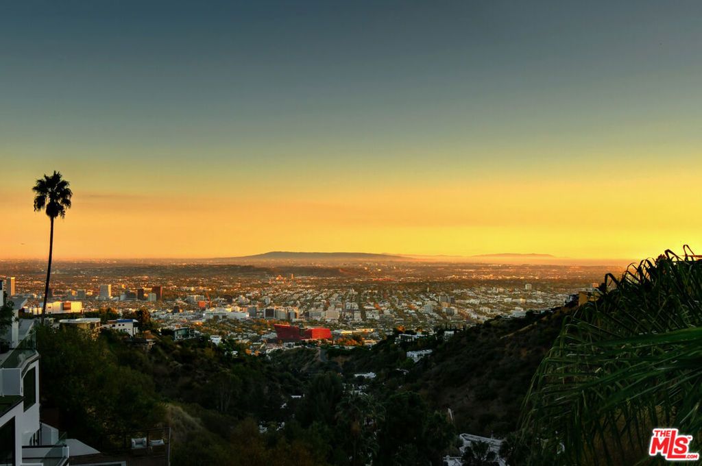 2137 Sunset Plaza Dr., Los Angeles, CA 90069 — exterior