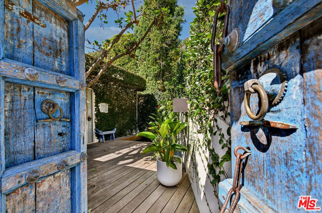 2137 Sunset Plaza Dr., Los Angeles, CA 90069 — photo 5