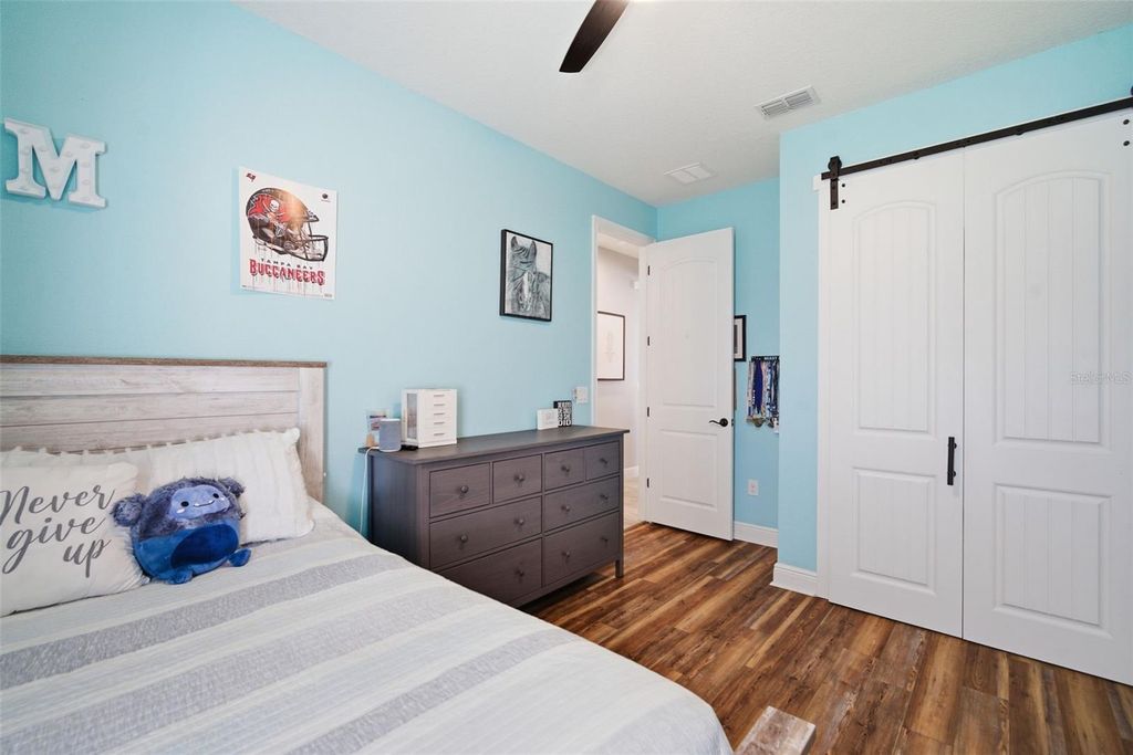 Image 12 of property listing at 12926 SATIN LILY DRIVE, Riverview, FL 33579