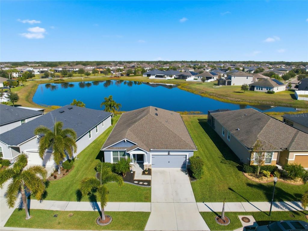 Image 26 of property listing at 12926 SATIN LILY DRIVE, Riverview, FL 33579